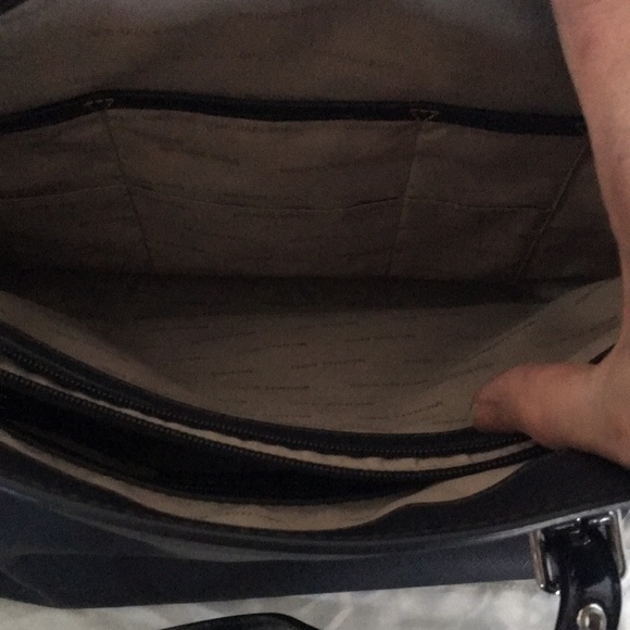 Michael Kors large Navy/black tote - Picture 4 of 7